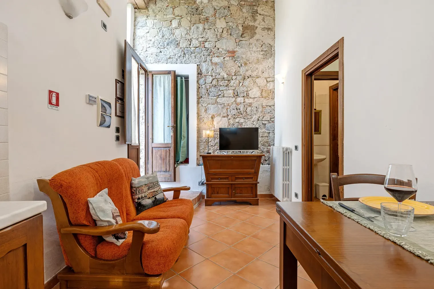 Fontanelle 6 — interno