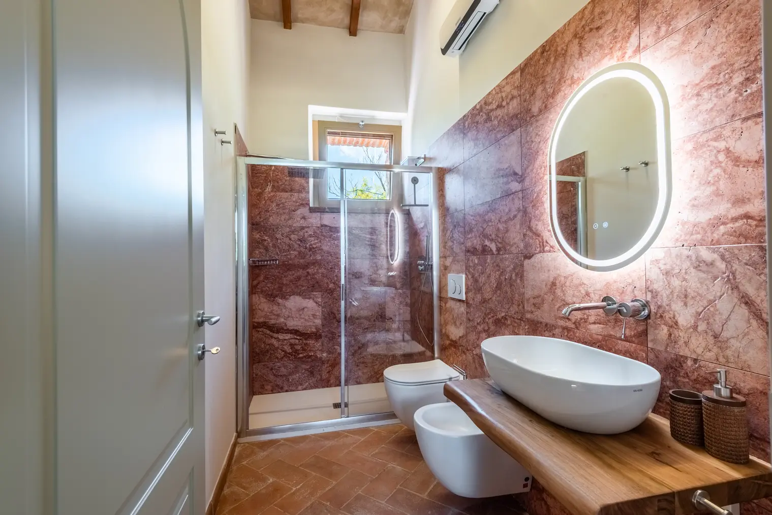 Rustico con Jacuzzi — 6