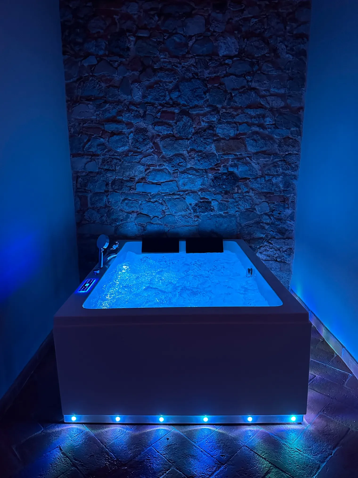 Rustico con Jacuzzi — interno